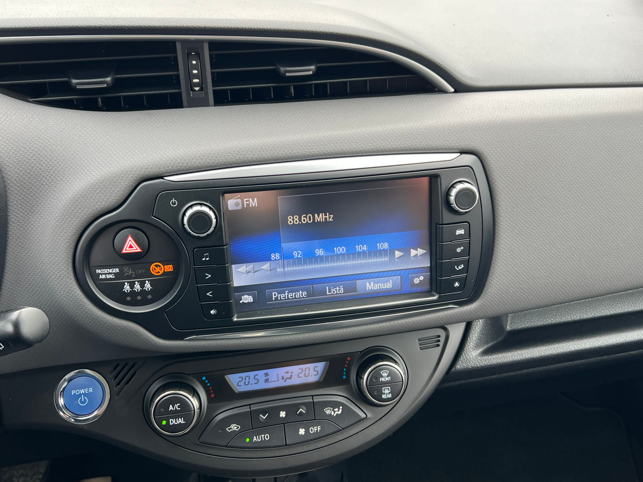 Toyota Yaris foto 13