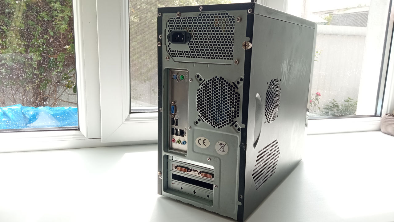 Системный блок на SSD + монитор