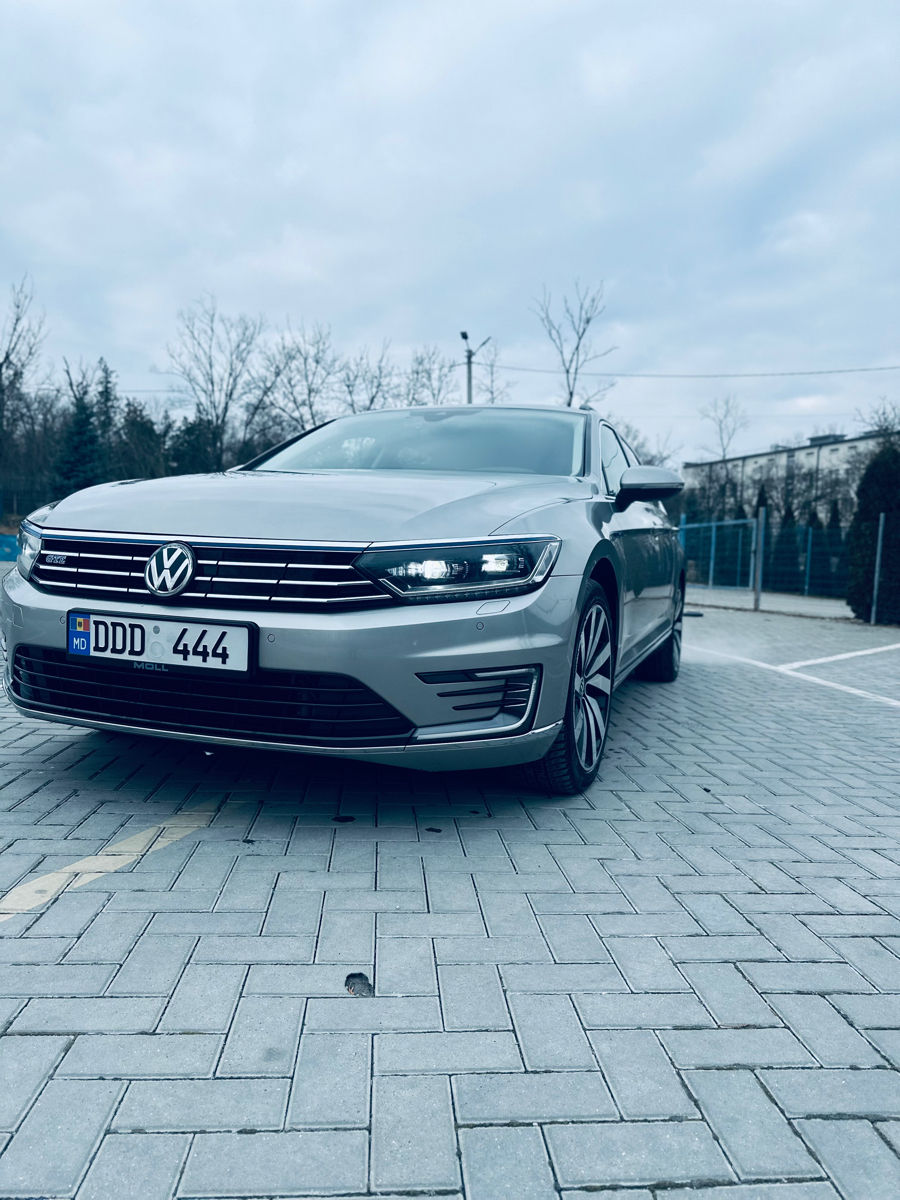 Volkswagen Passat foto 1