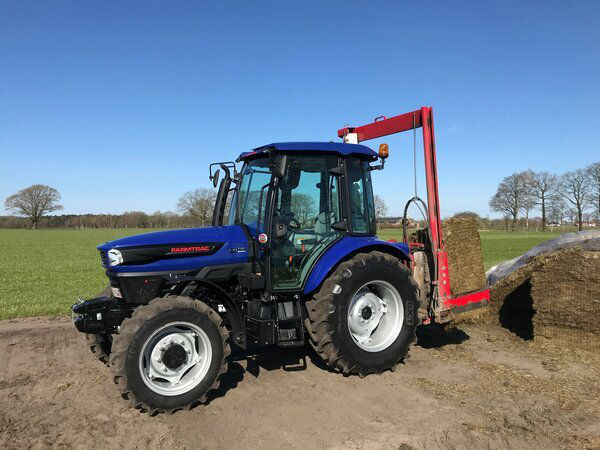 Se vinde  Tractor Farmtrac 6075 Putere 75CP foto 1