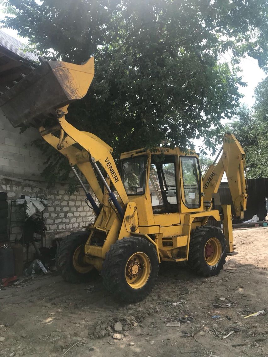 BuldoExcavator Venieri VF623 foto 4