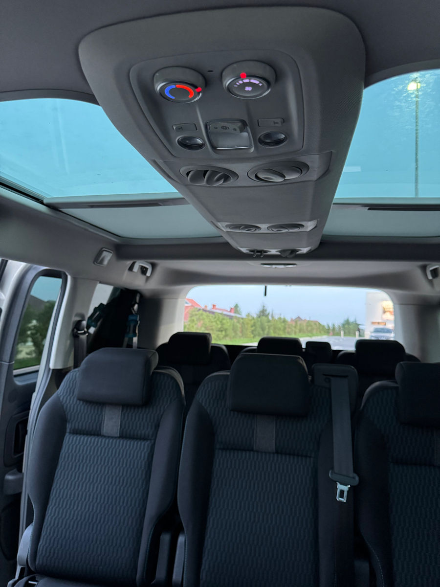 Peugeot Traveller foto 5