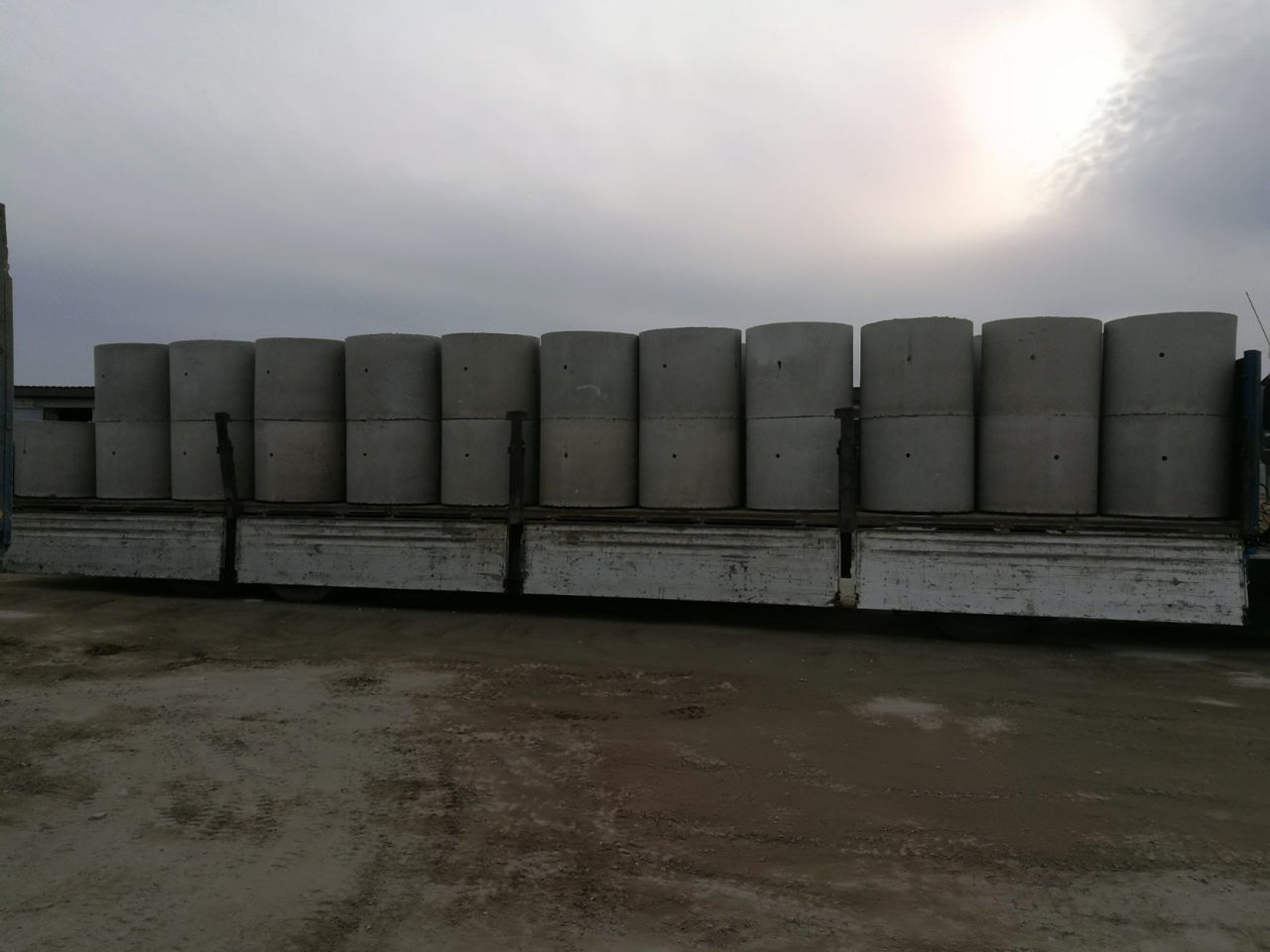 Producem tuburi din beton si capace pentru fantani, podete, canalizari etc. foto 7