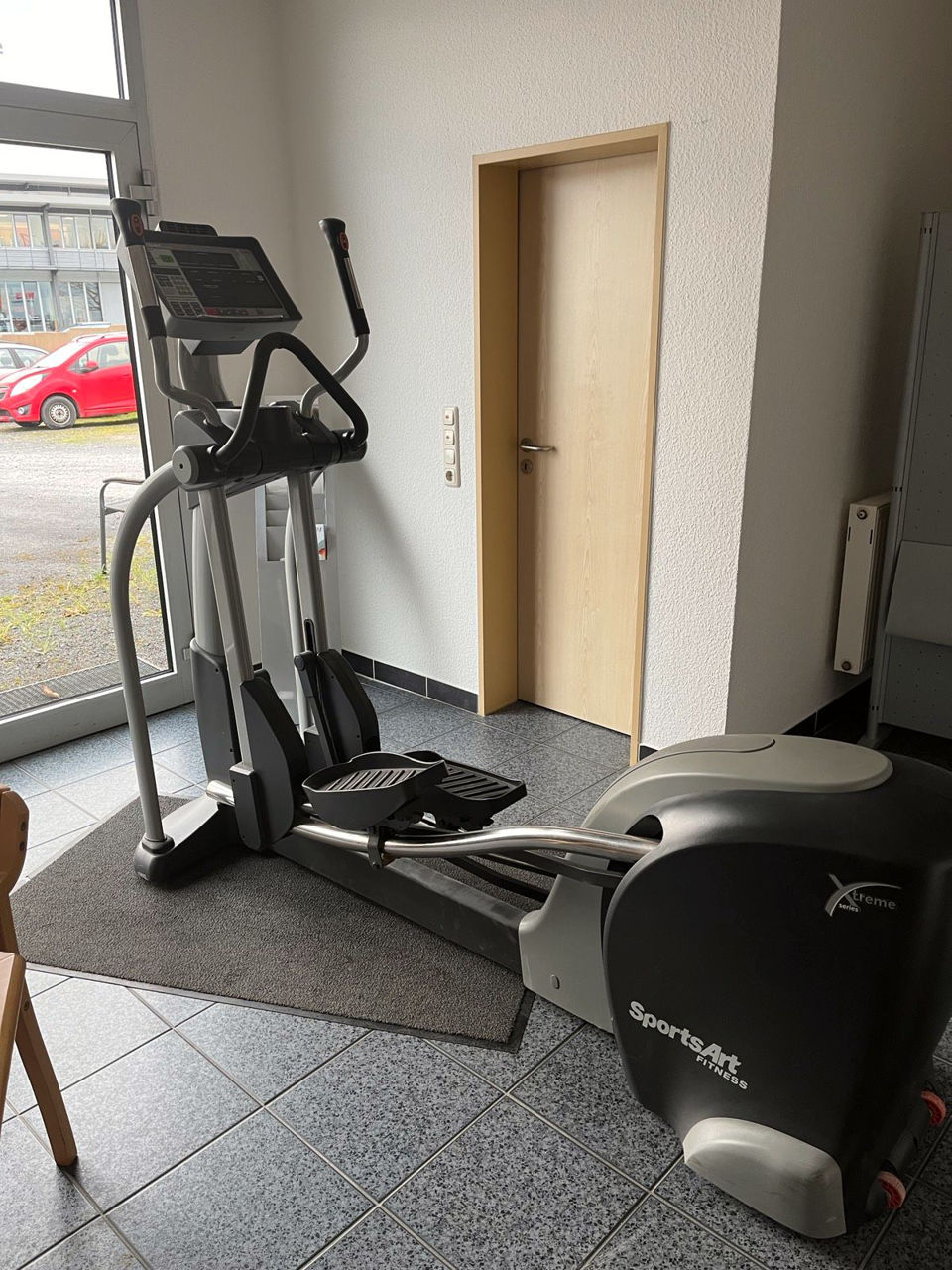 Эллиптический тренажер SportsArt E870 (регулируемая длина шага 432740 мм )