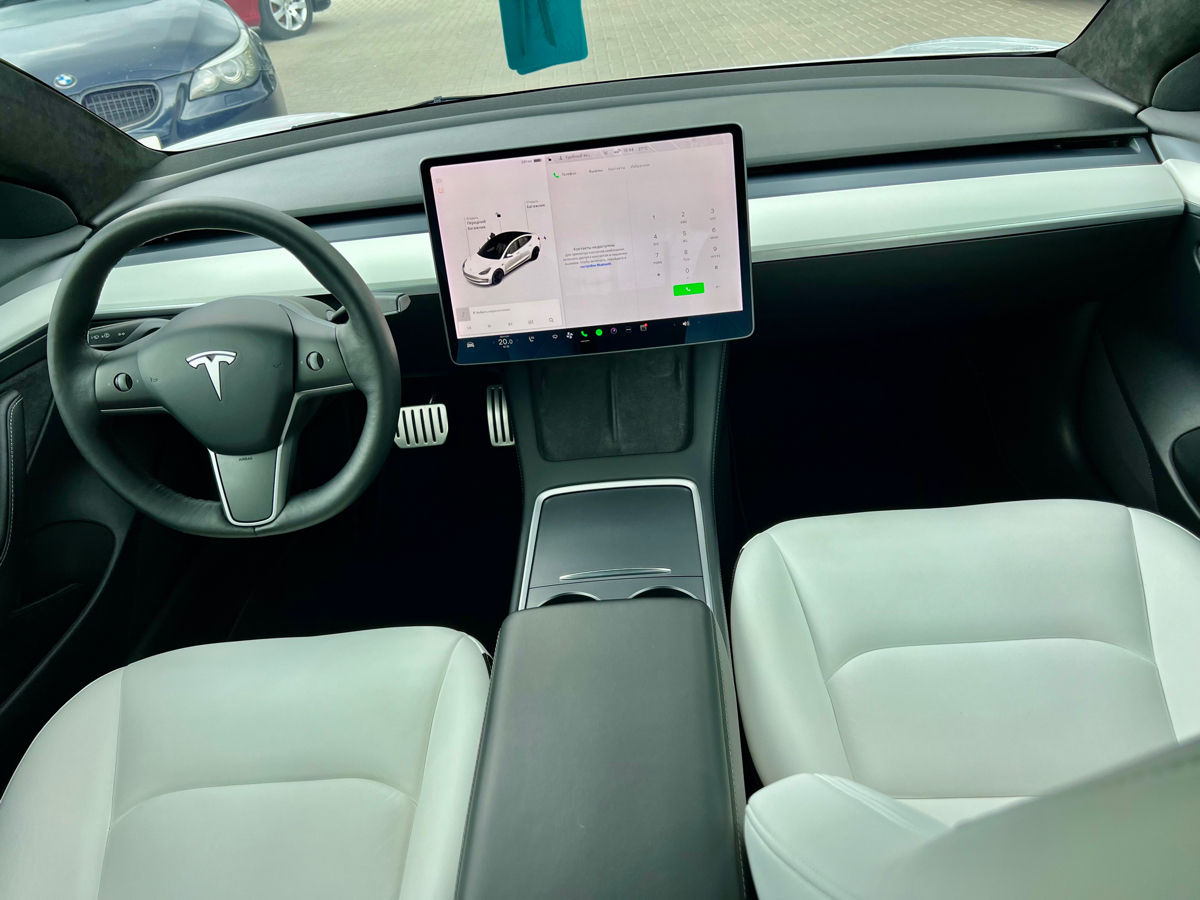 Tesla Model 3 foto 6
