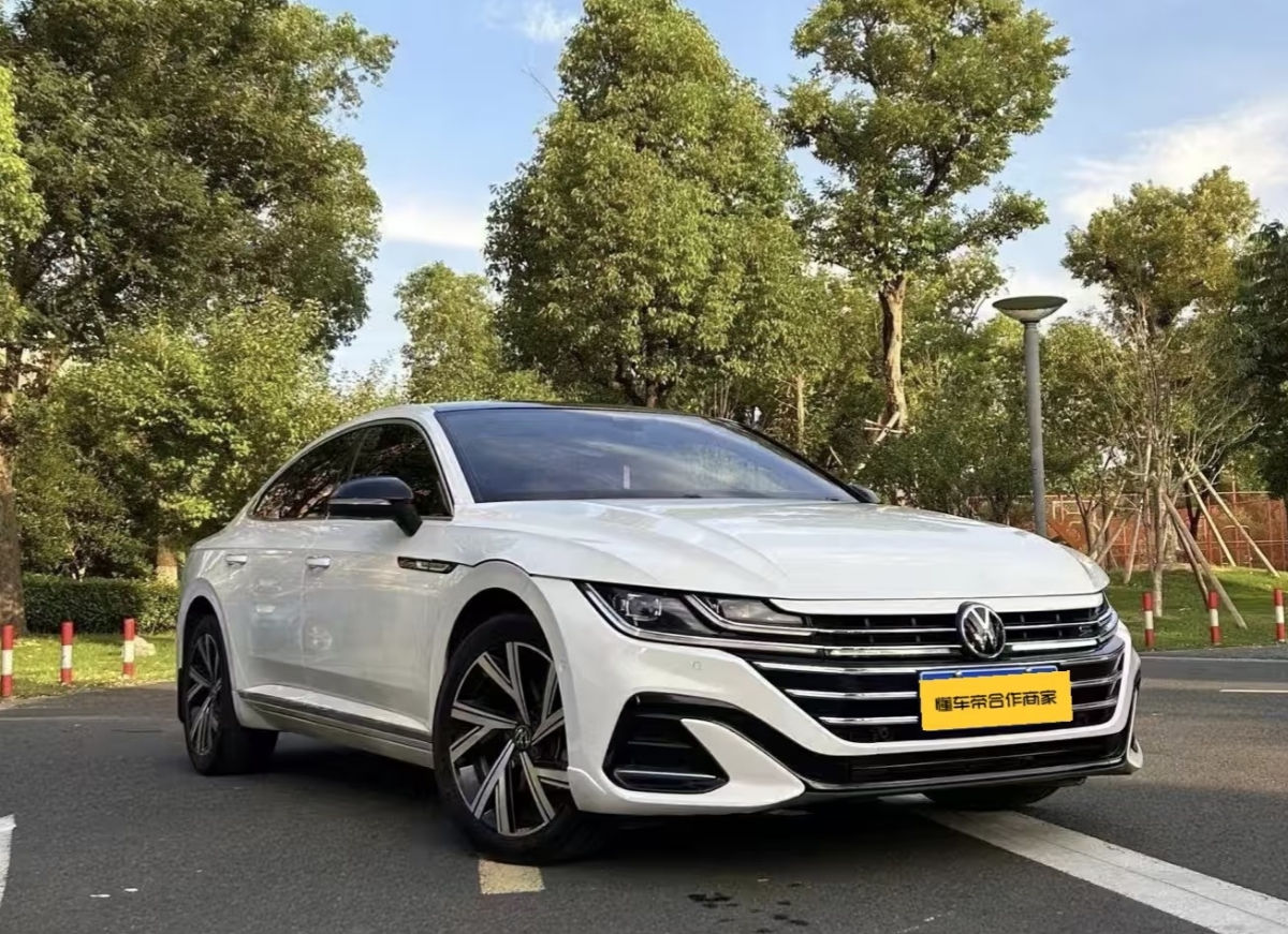 Volkswagen Arteon foto 1