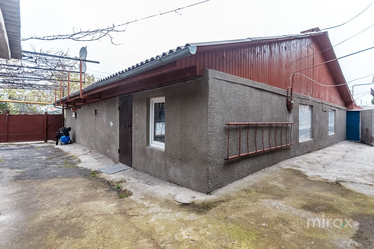 se-vinde-cas-pe-str-la-hru-ca-sec-botanica-109-999-euro