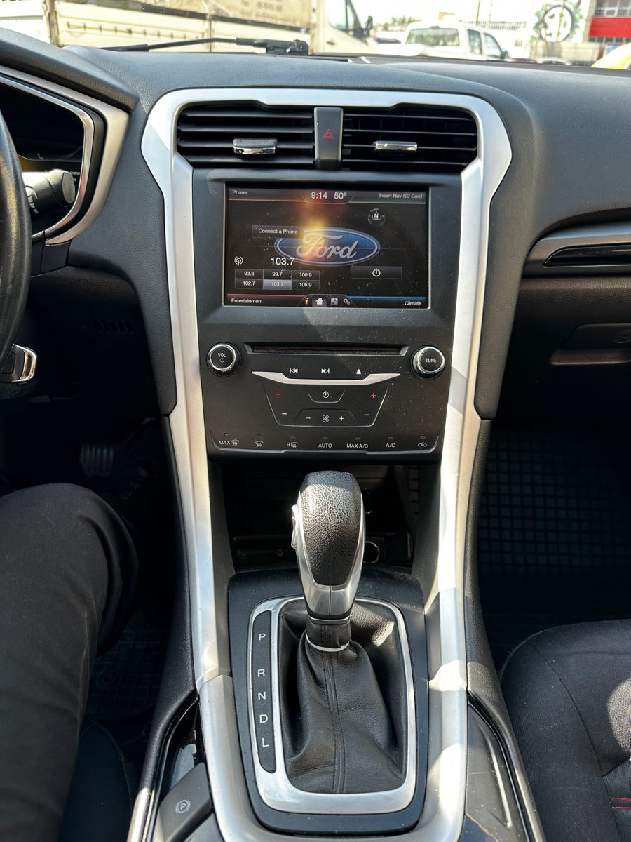 Ford Fusion foto 9