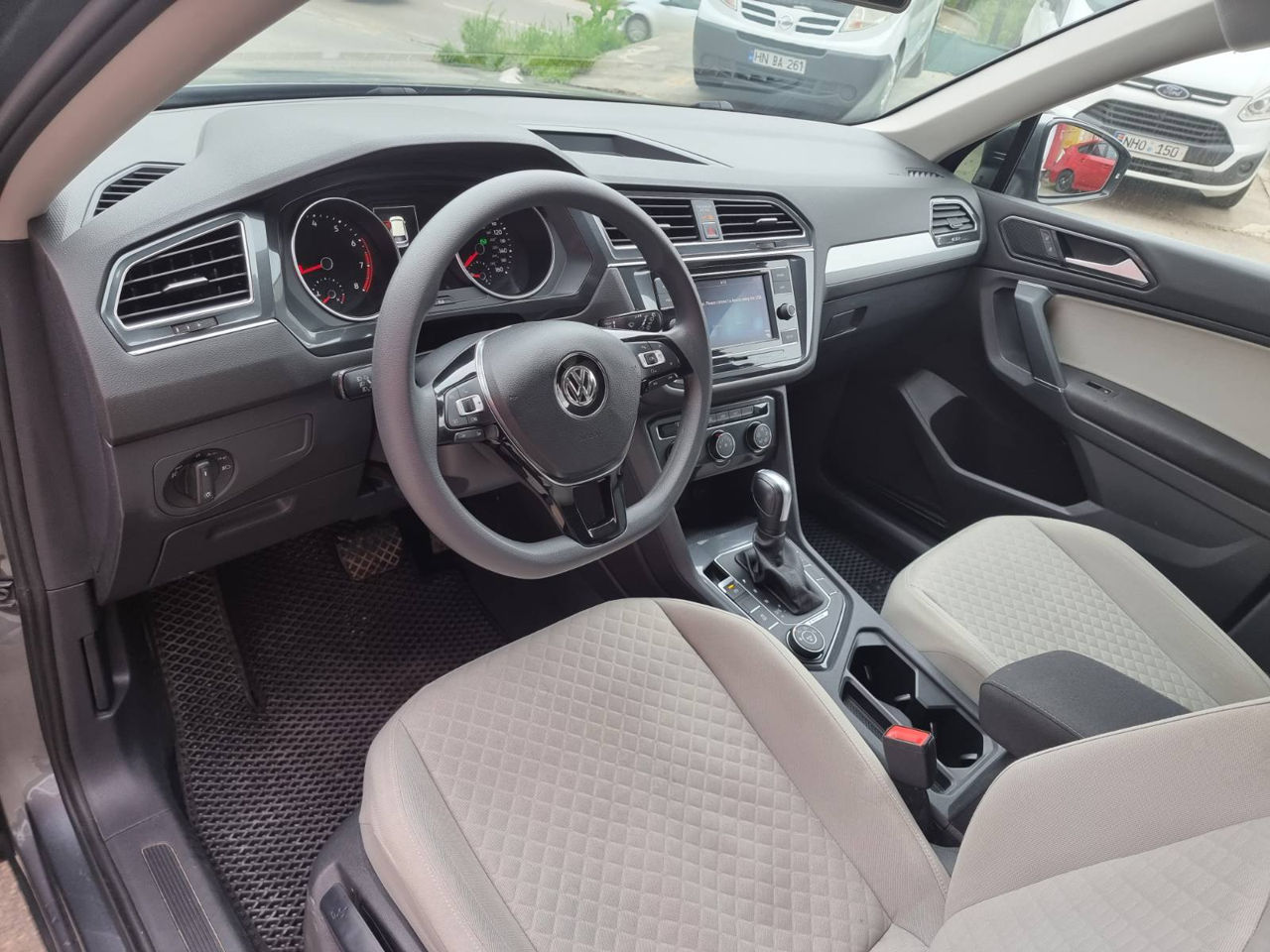 Volkswagen tiguan chirie auto  авто прокат rent a car фото 3