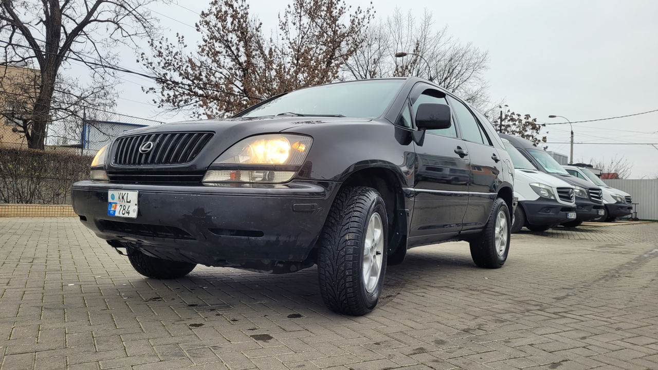 Lexus RX Series 2000 г. с пробегом 470000 км, Газ / Бензин (пропан), 4500 €
