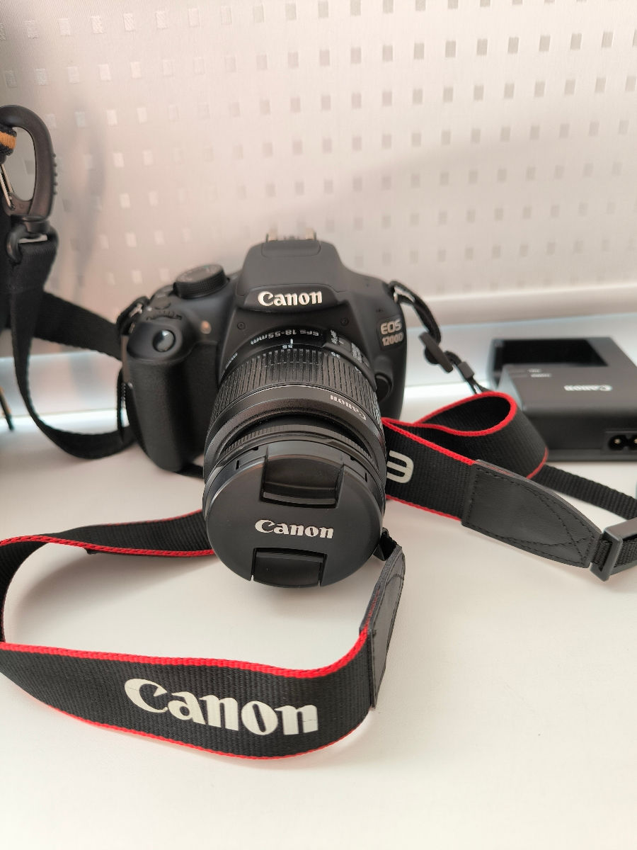 Canon EOS 1200D + stativ + ... foto 0