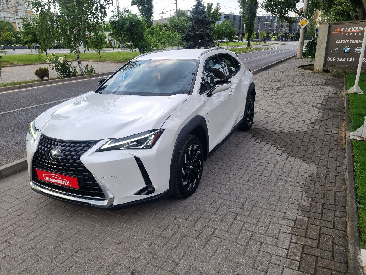 Lexus UX 2021