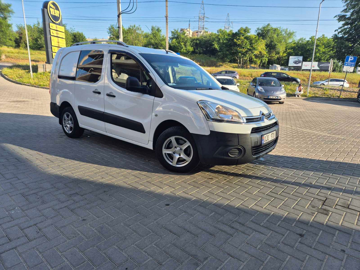 Citroen Berlingo an. 2014 cu rulaj 1 km, Diesel, 5900 €