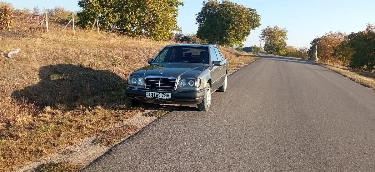 Mercedes E-Class foto 2