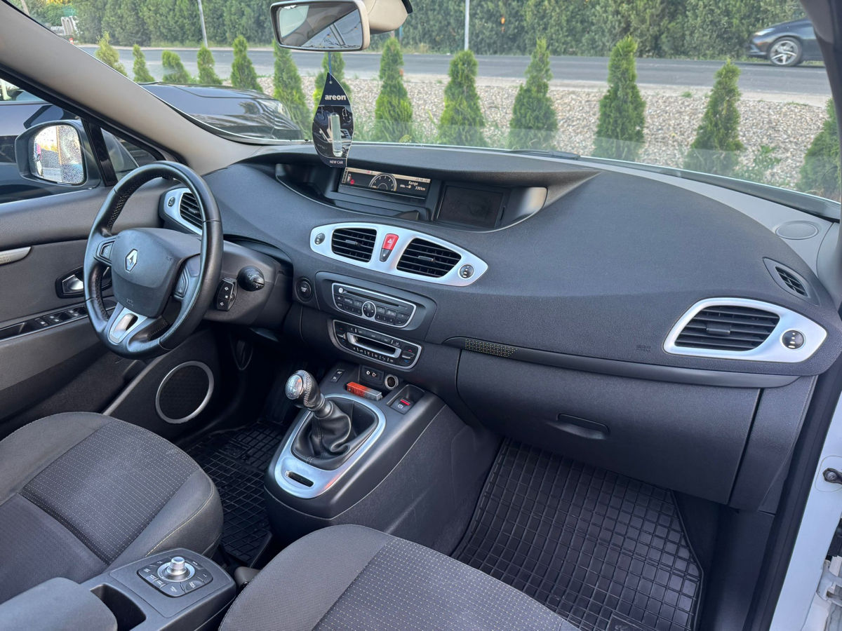 Renault Scenic фото 6