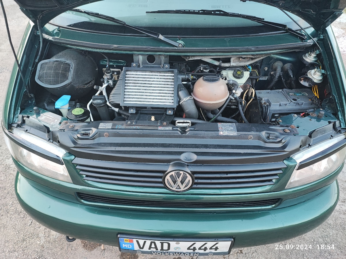 Volkswagen T4  - 7 locuri, Restaurat  Total.   8000 €  Preţ fix !!! foto 7