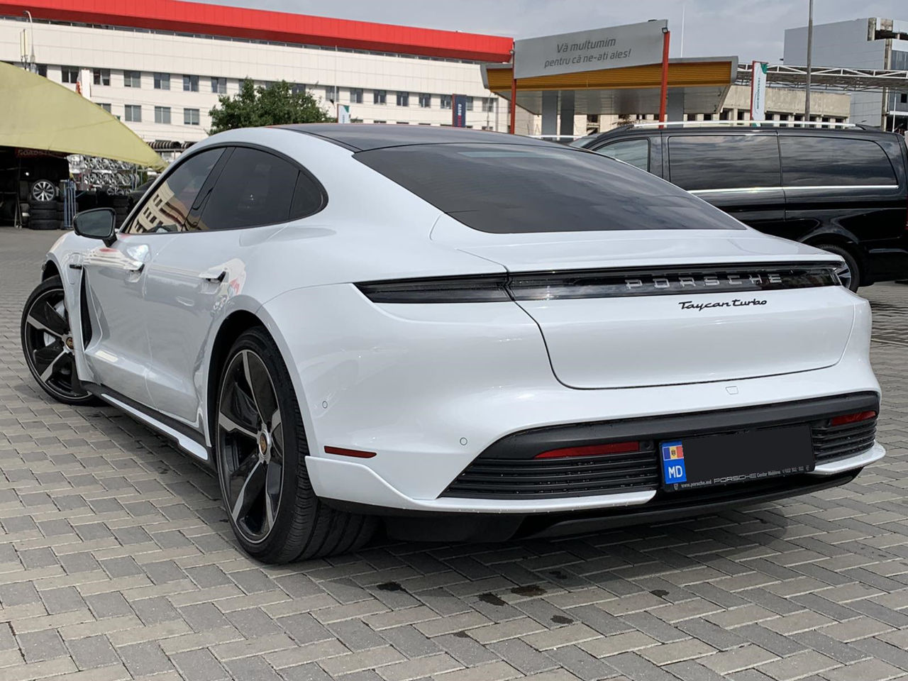 Porsche Taycan foto 2