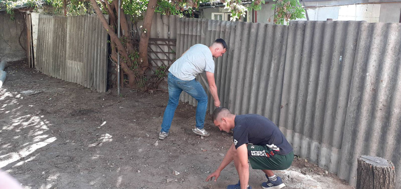 Curatirea terenului si evacuarea gunoiului. Servicii Bobcat. foto 6