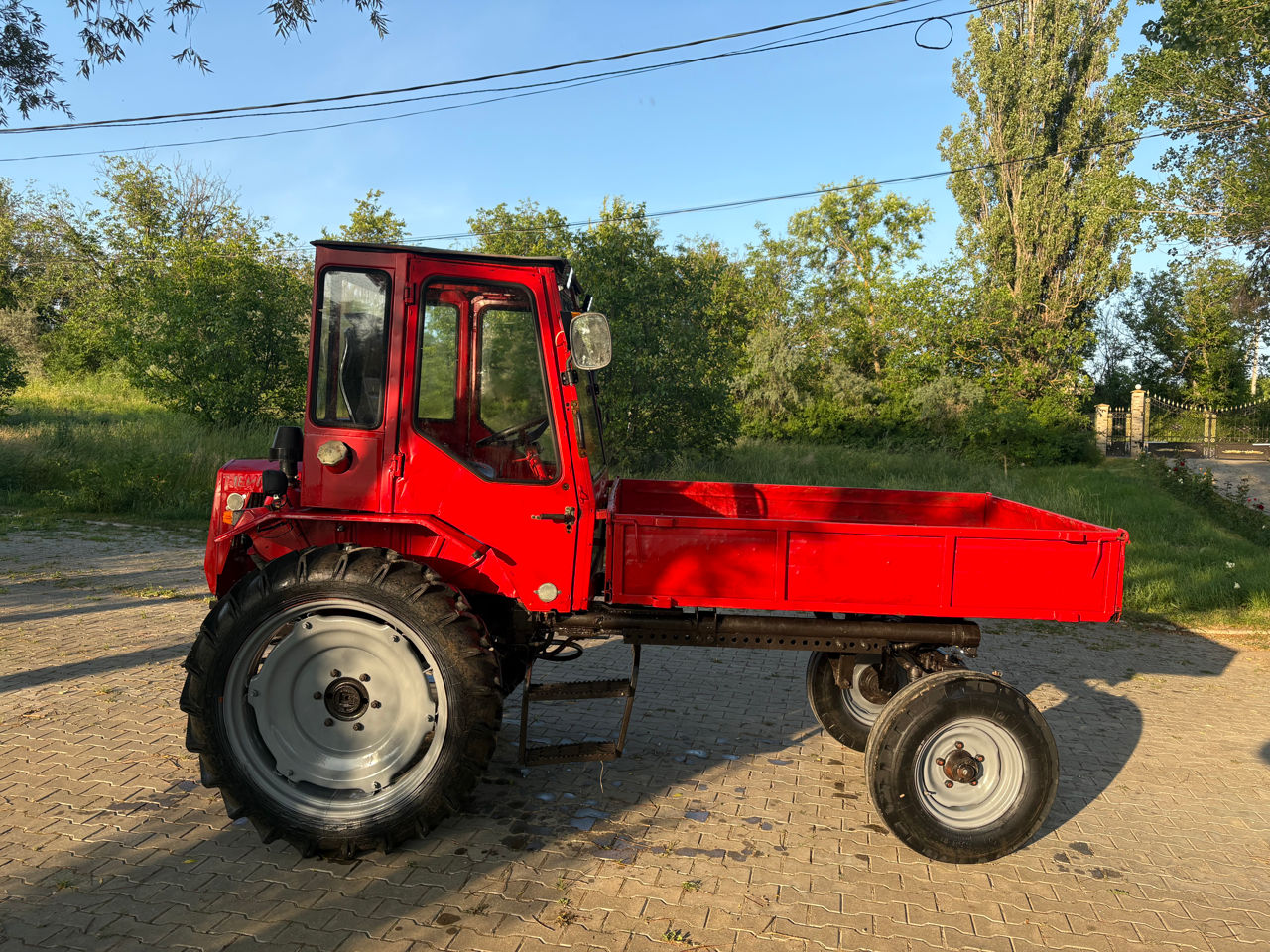 Tractor T16 foto 2