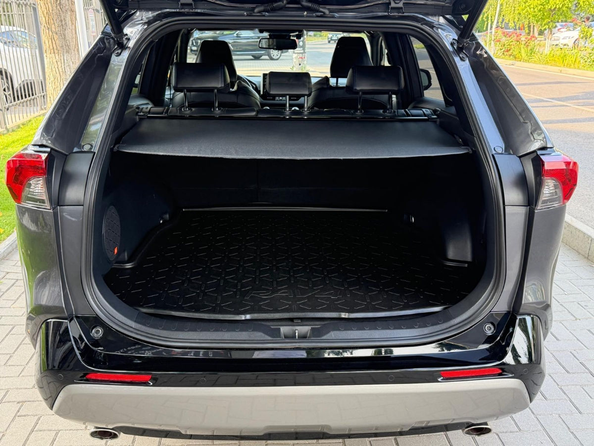Toyota Rav 4 2021 photo 17