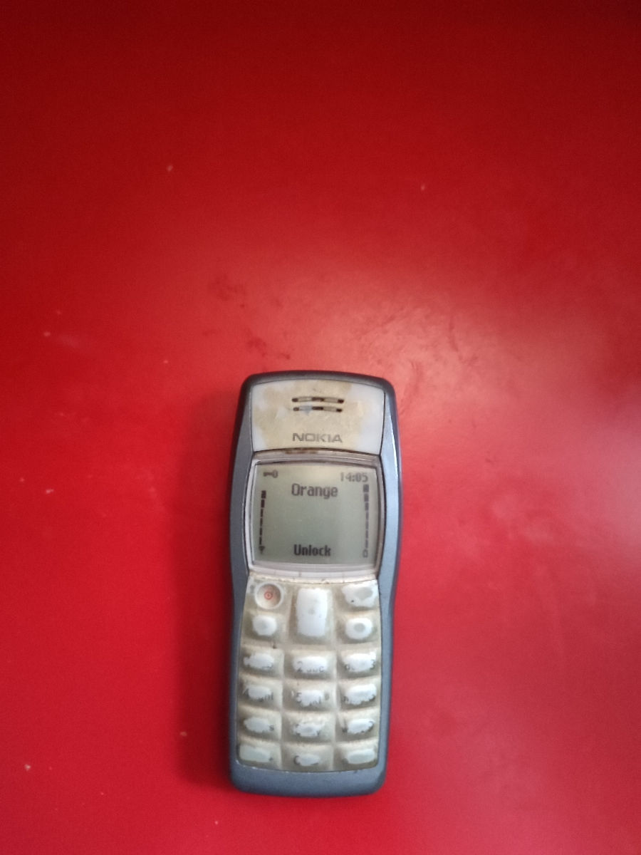 Продам мобильный телефон Nokia 11 00