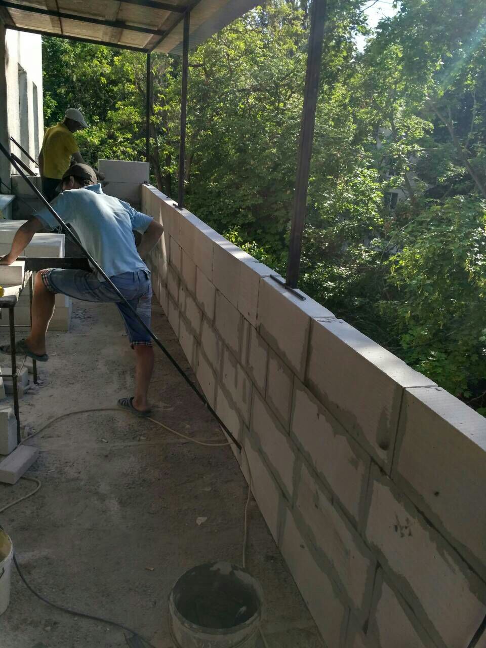 Балконы. Расширение и переделка балконов, кладка из газоблоков, ремонт ...