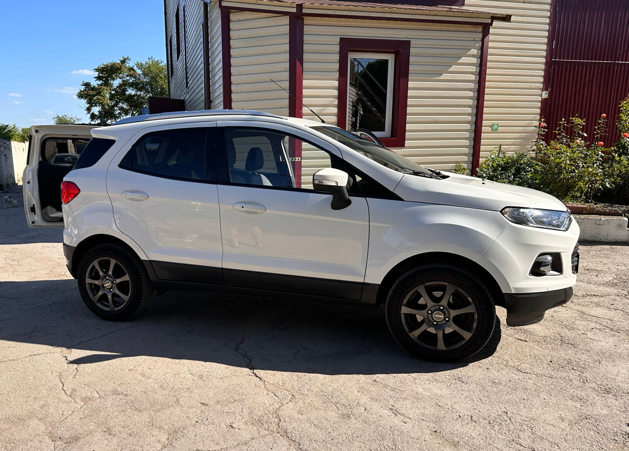 Ford EcoSport foto 1