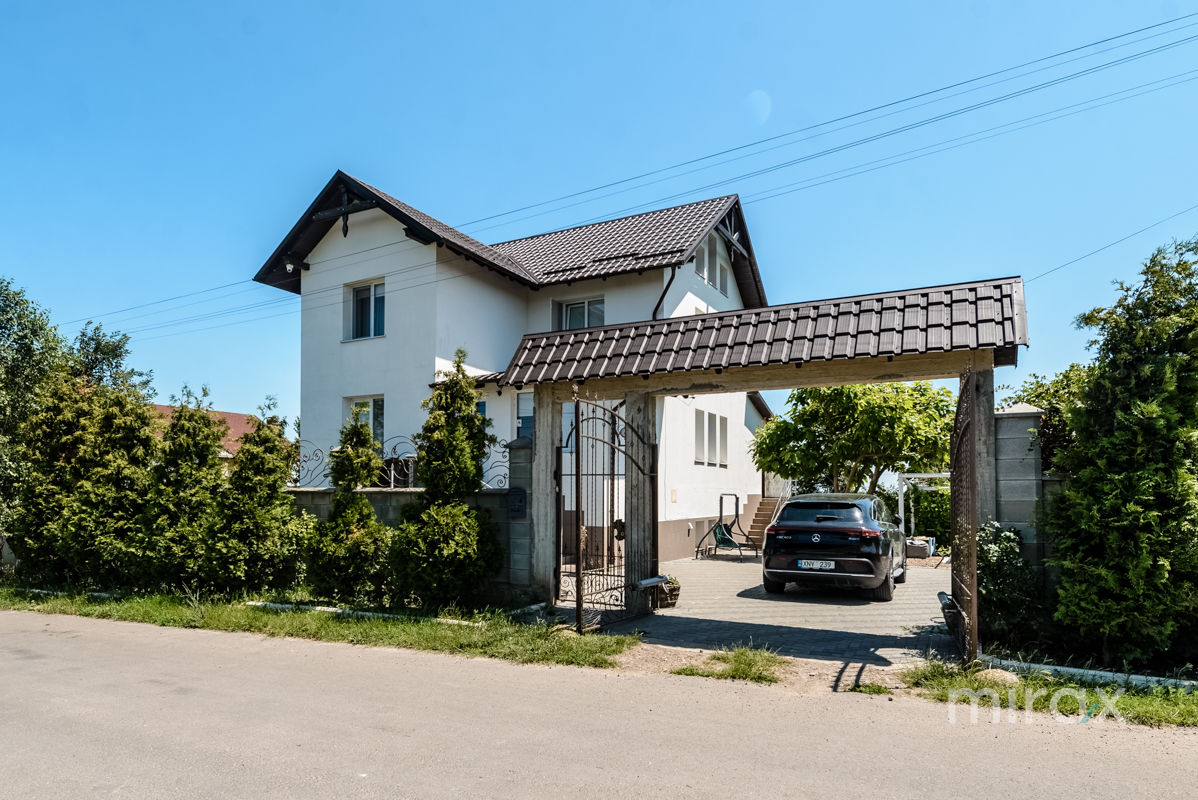 Se vinde casă com. Tohatin,satul Cheltuitori, str. Trandafirilor.