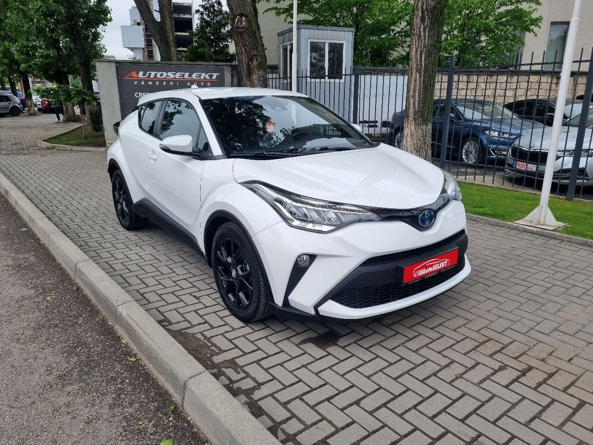 Toyota C-HR 2023 photo 3