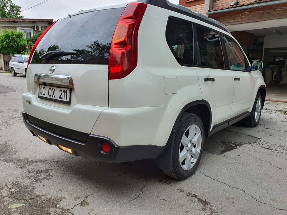 Nissan X-Trail foto 1