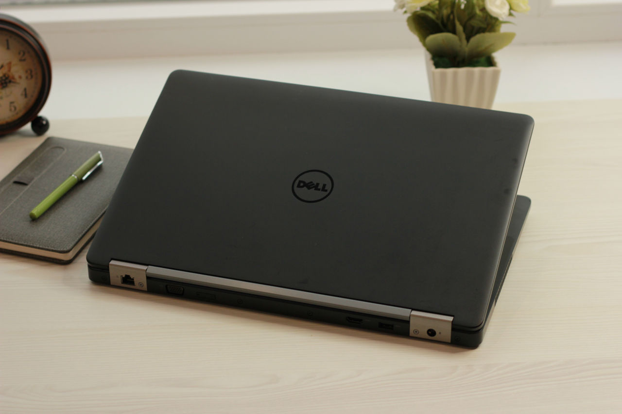 Dell Latitude E5570 (Core i7 6820HQ/16Gb DDR4/256Gb SSD/AMD Radeon R7 M370/15.6" HD) foto 11