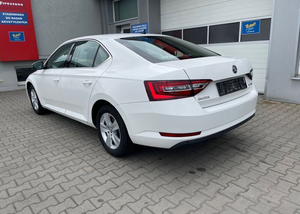 Skoda Superb фото 4