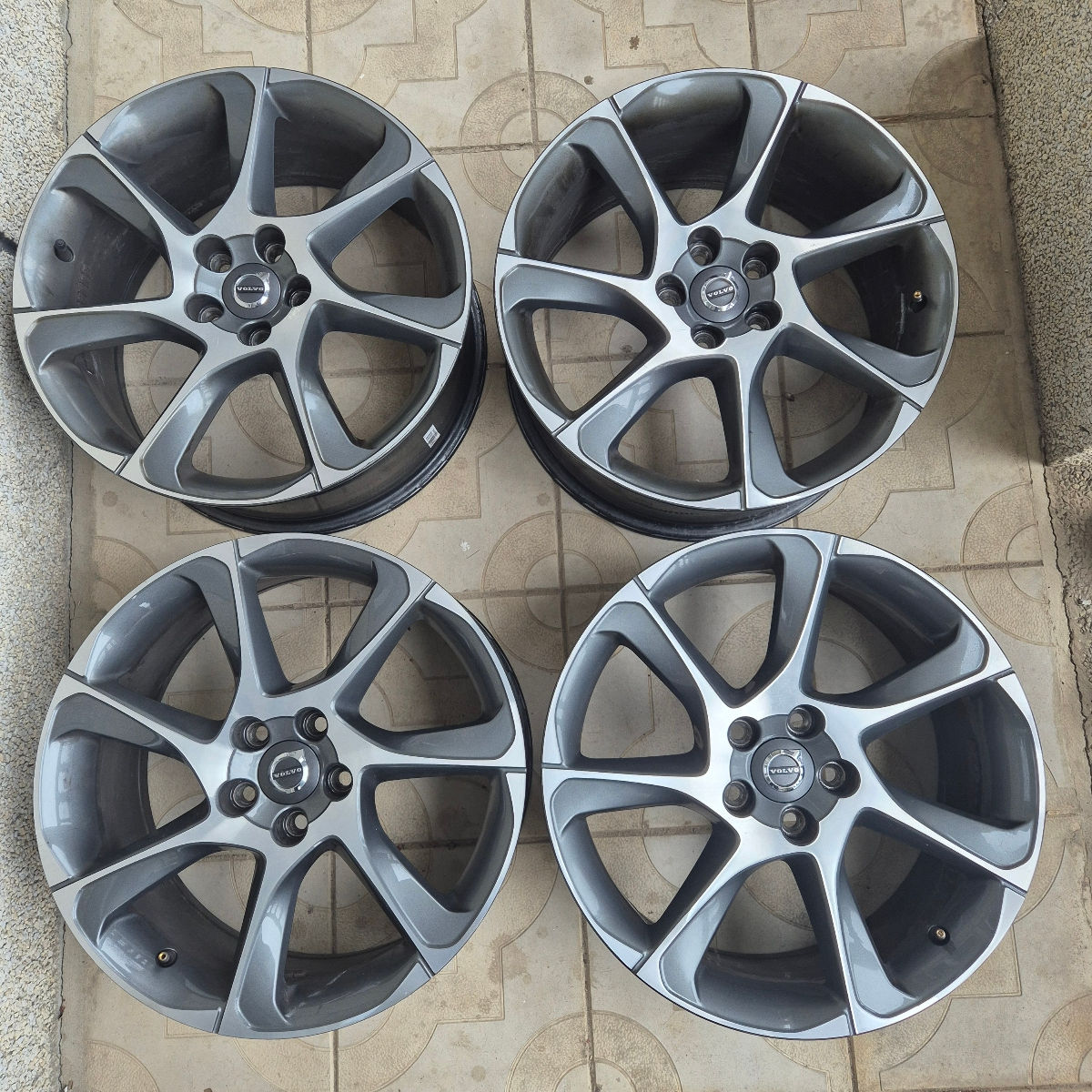 Jante originale Volvo xc60 R18 foto 0