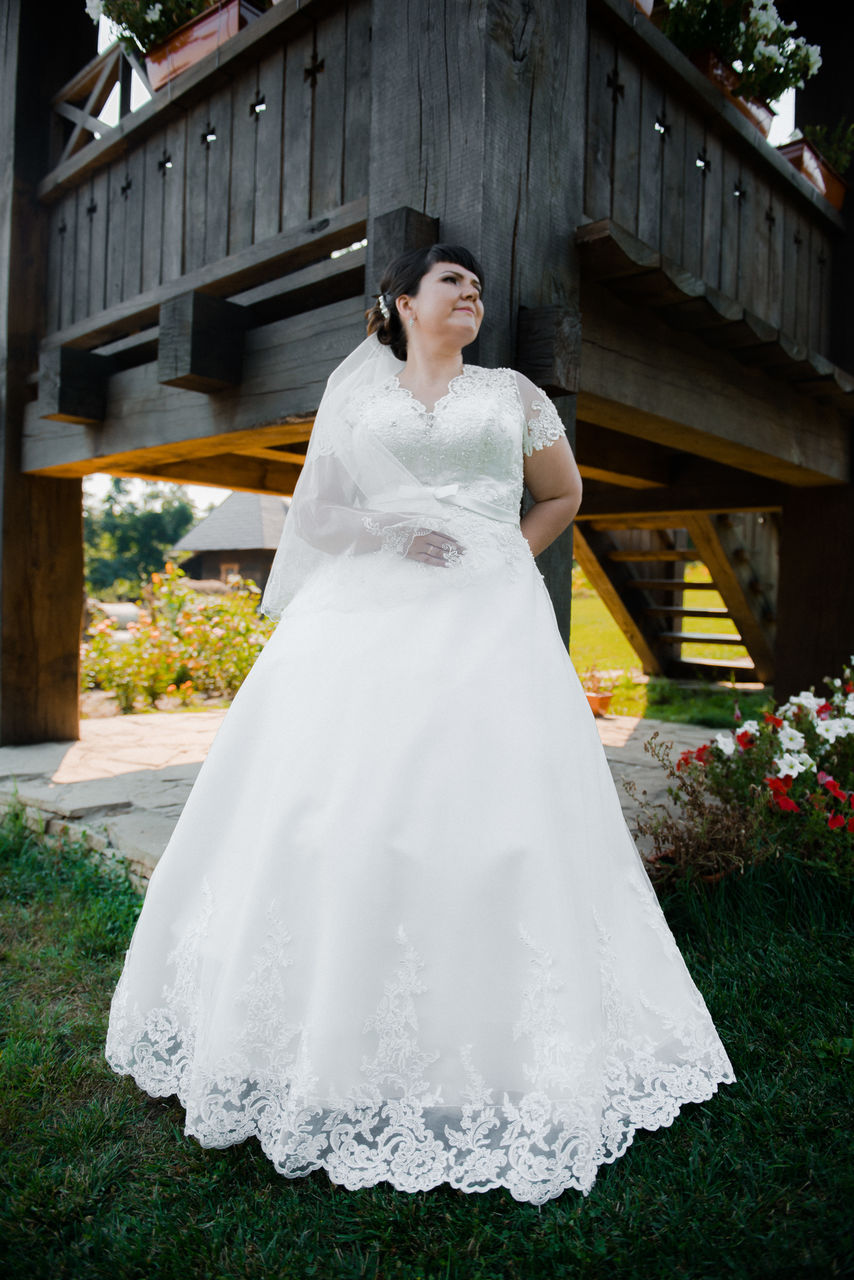 Свадебные платья от 58 размера