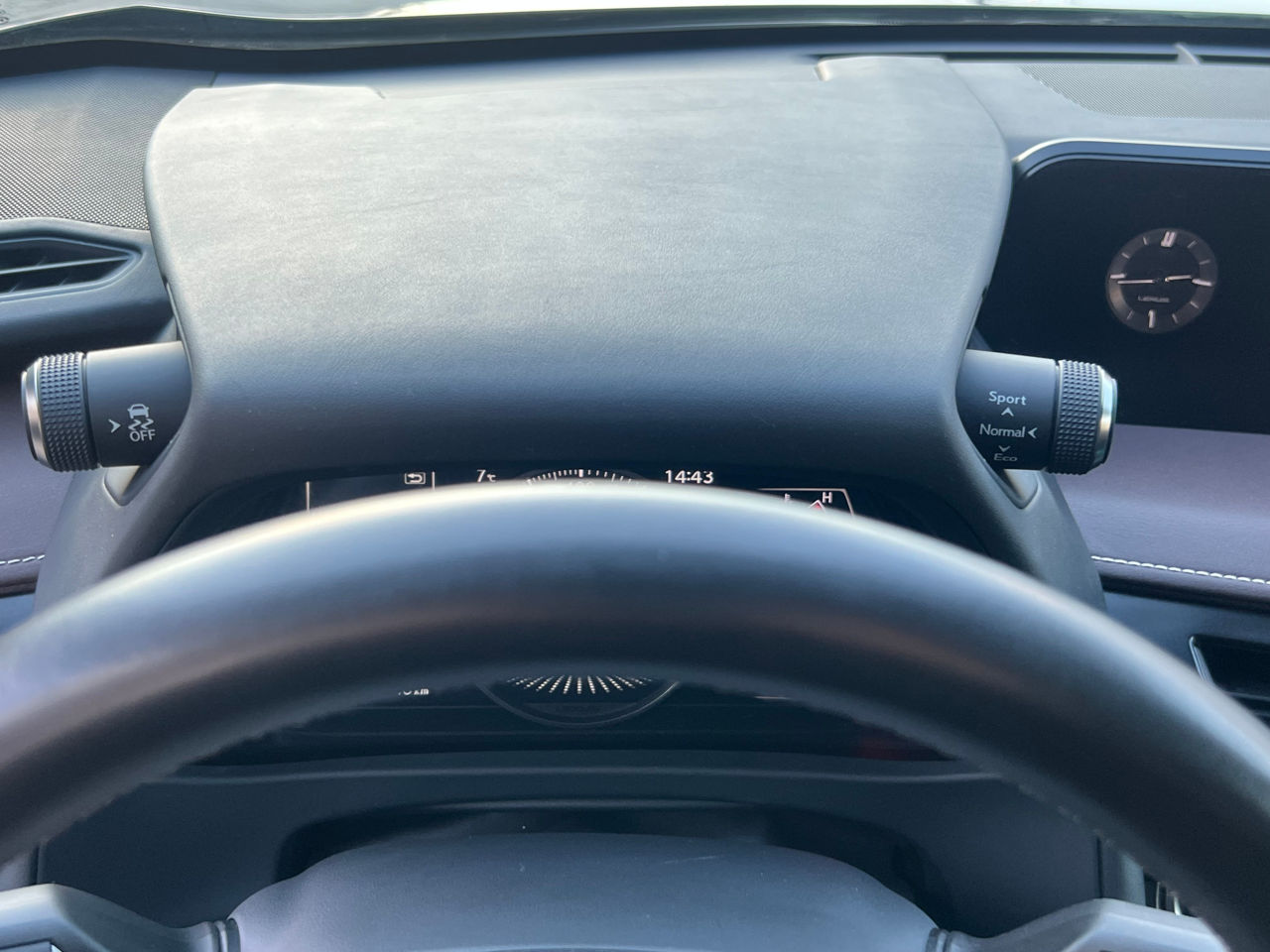 Lexus UX фото 16
