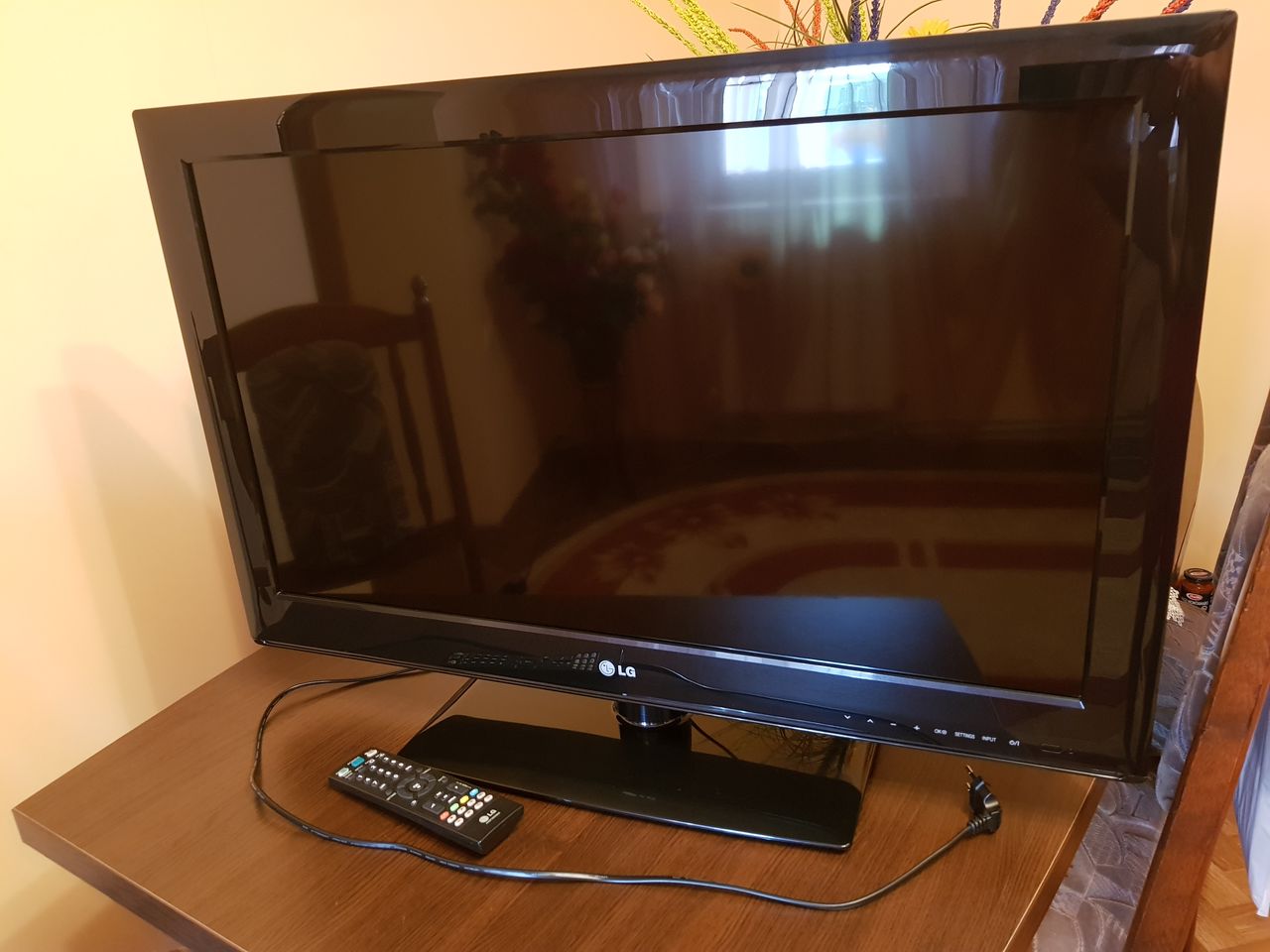 LG 32LS3400