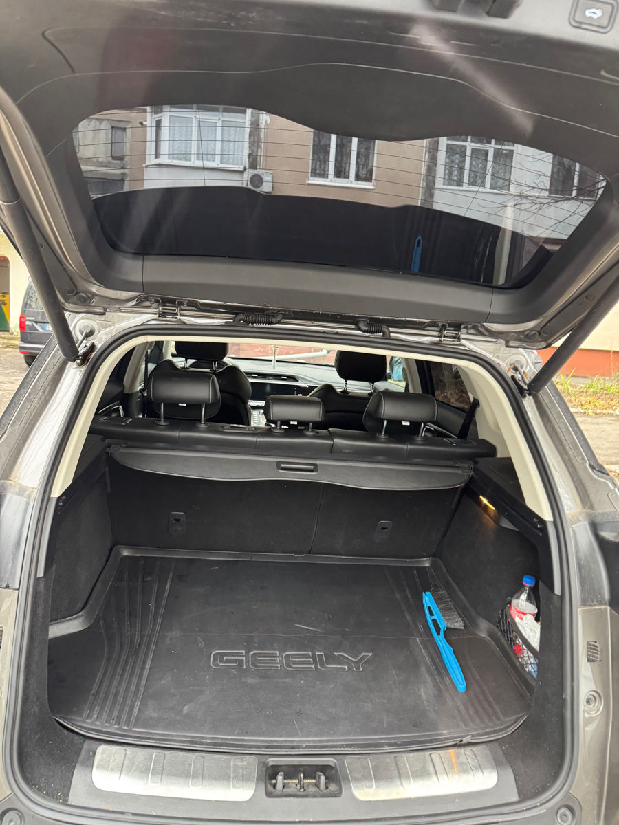 Geely Atlas Pro foto 4
