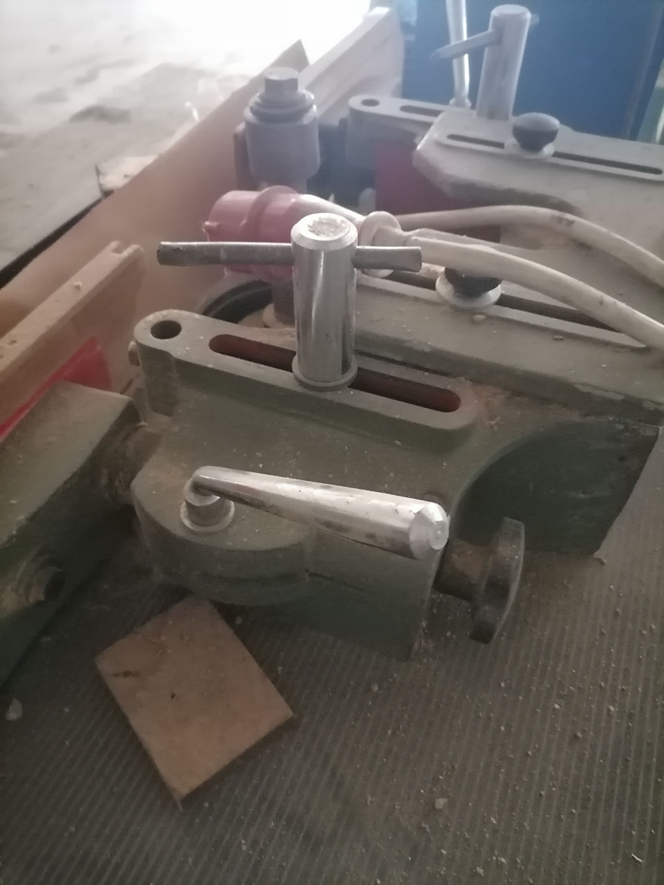 Mașina de frezat cu masă mobilă SCM T 120 фрезер с кареткой  foto 1