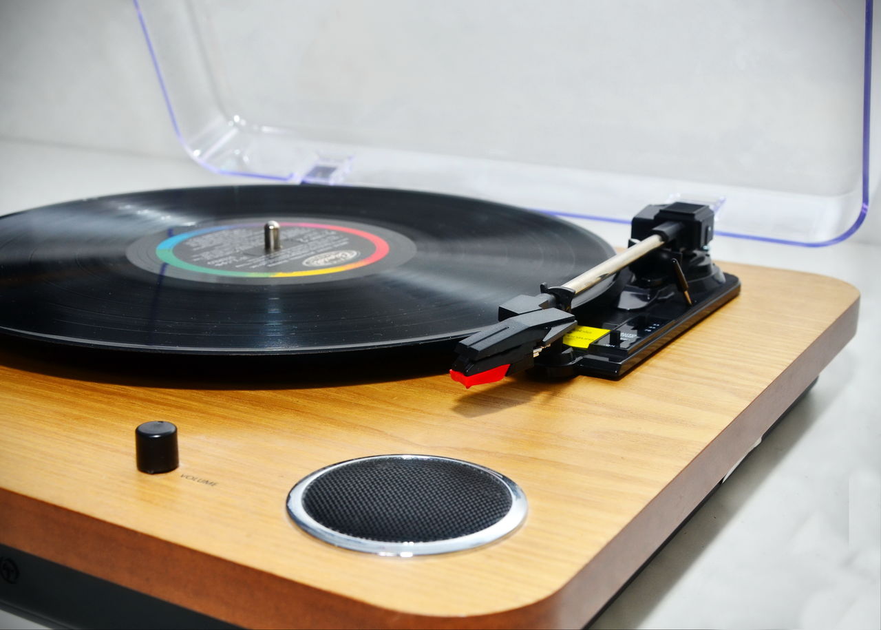 ION Audio Max LP USB Turntable с встроенными динамиками / пластинки из европы и англии foto 0