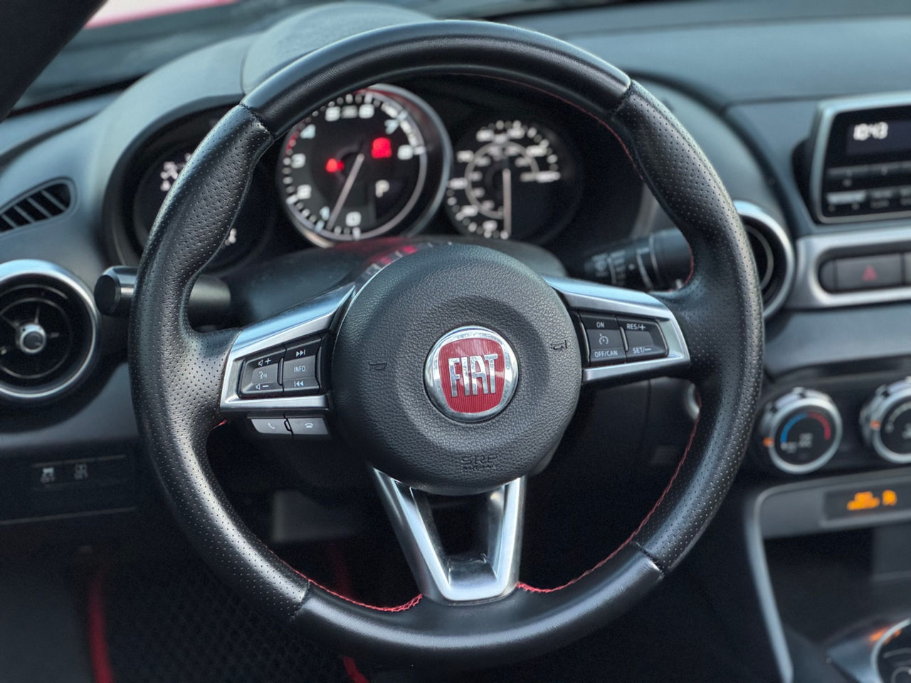Fiat 124 Spider foto 8
