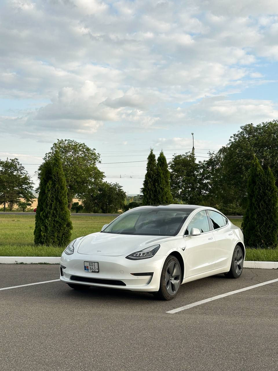 Tesla Model 3 foto 0