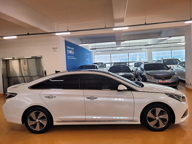 Hyundai Sonata foto 1