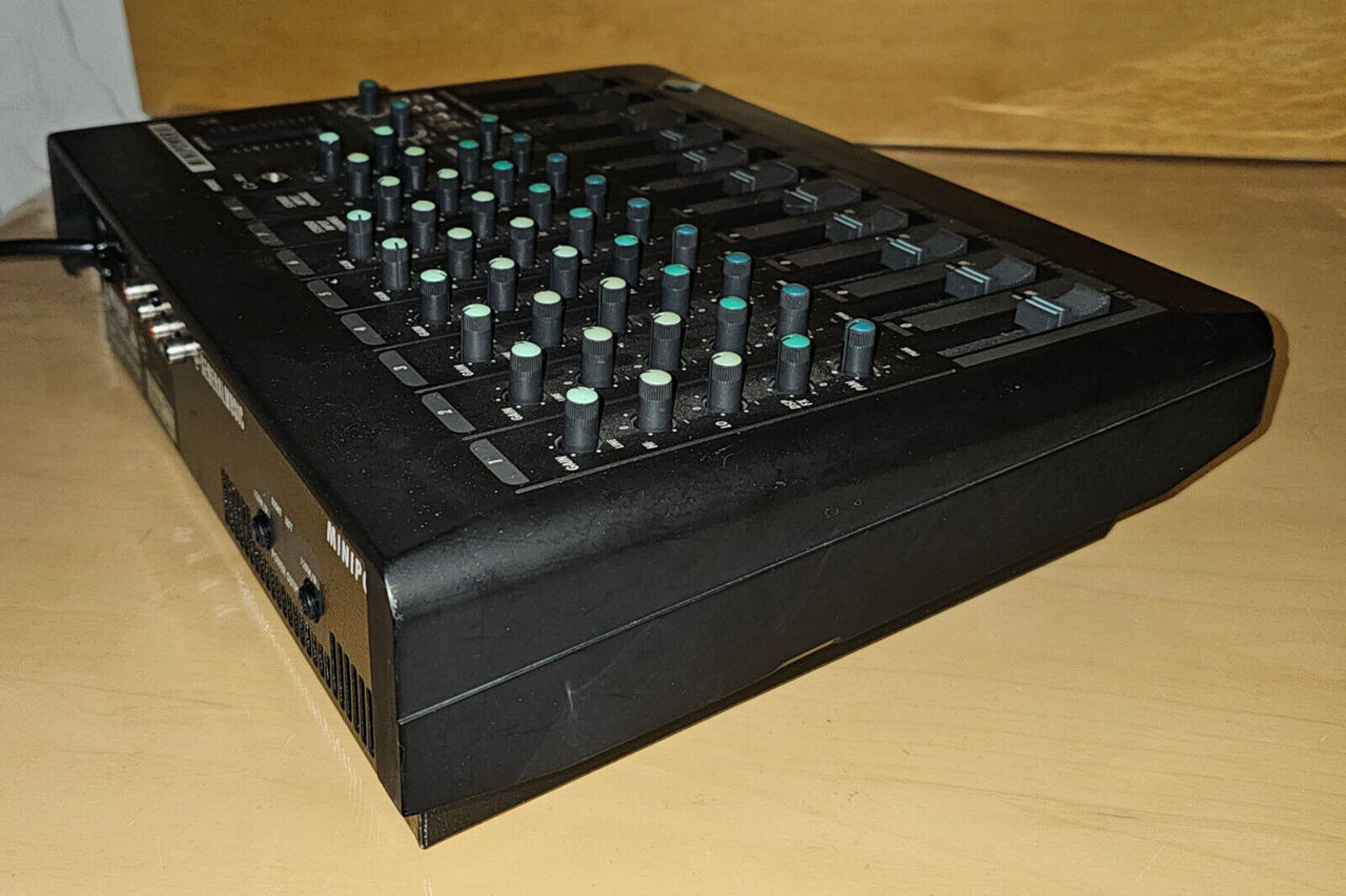 Активный пульт "Generalmusic Mini Power 8" - 200 Евро foto 2