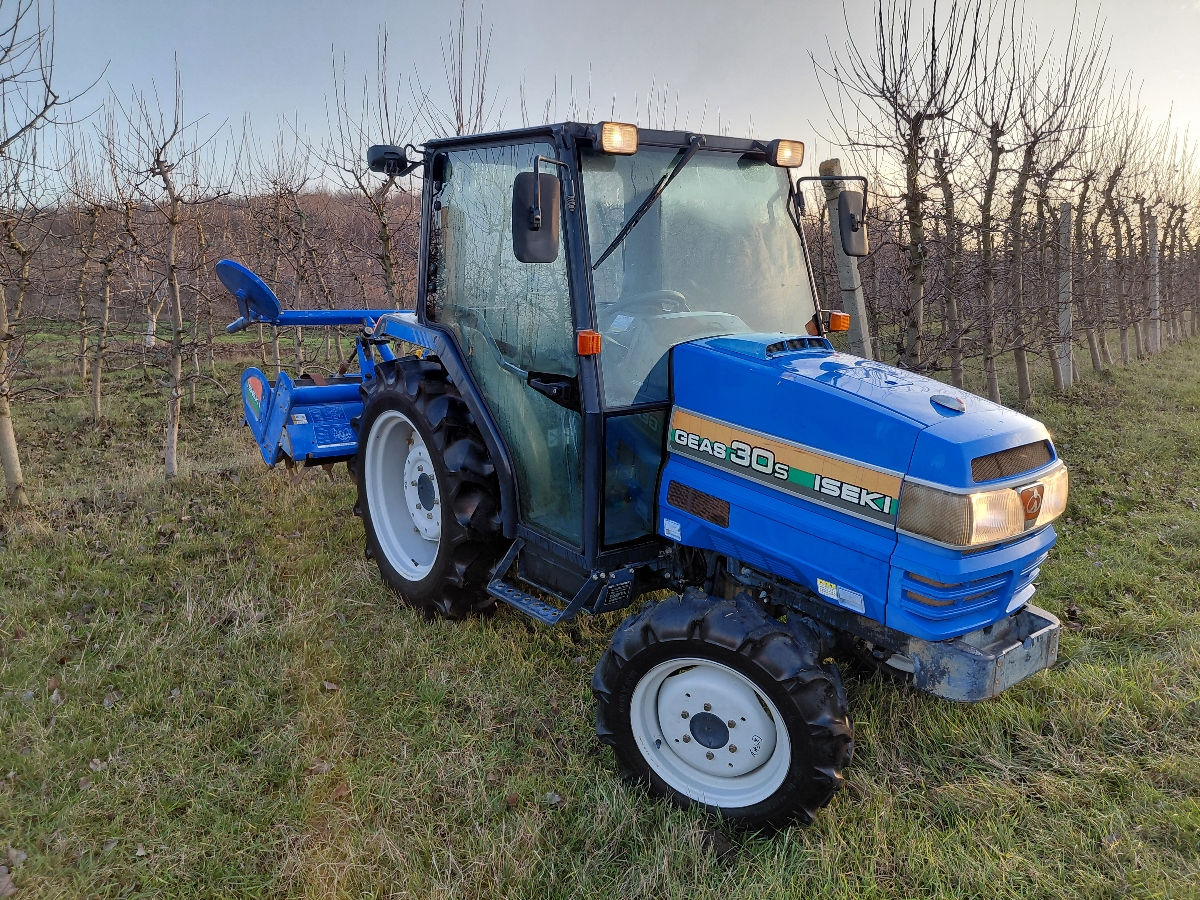 Vind tractor japonez recent importat