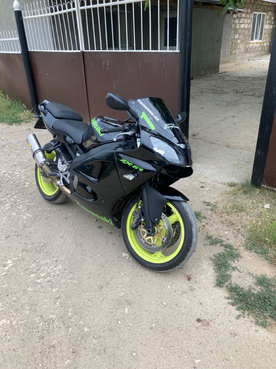 Kawasaki ZX-6R foto 1