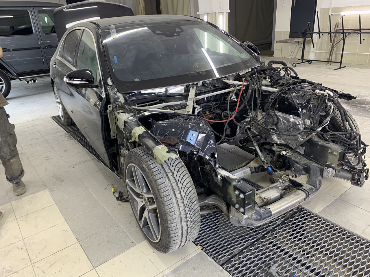 Vopsire auto in camera noua рихтовка покраска можно по перечислению с НДС foto 5