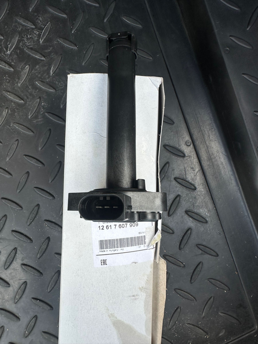 Senzor nivel ulei BMW E60/F10/E70 2.0 diesel 3.0 diesel / датчик уровня масла foto 1