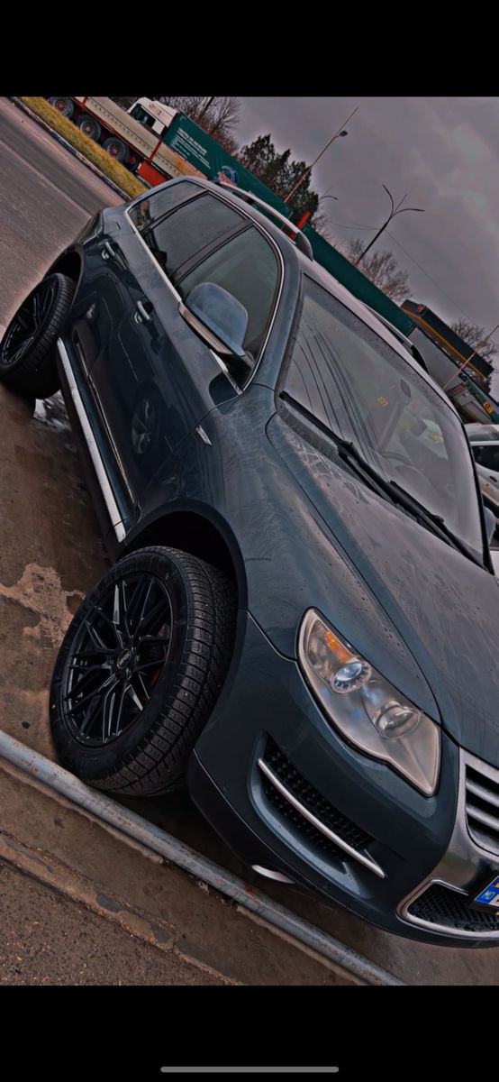 Volkswagen Touareg foto 2