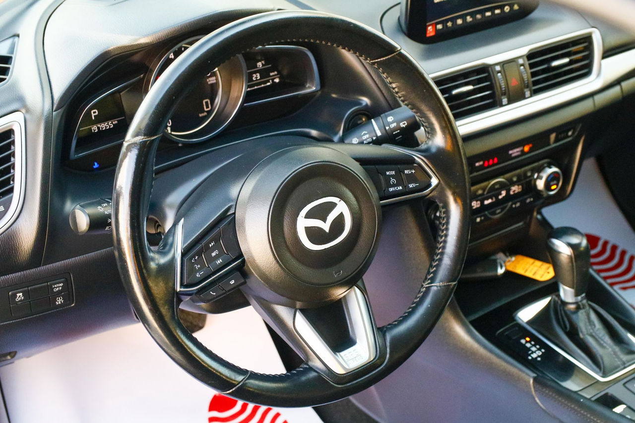 Mazda 3 фото 1