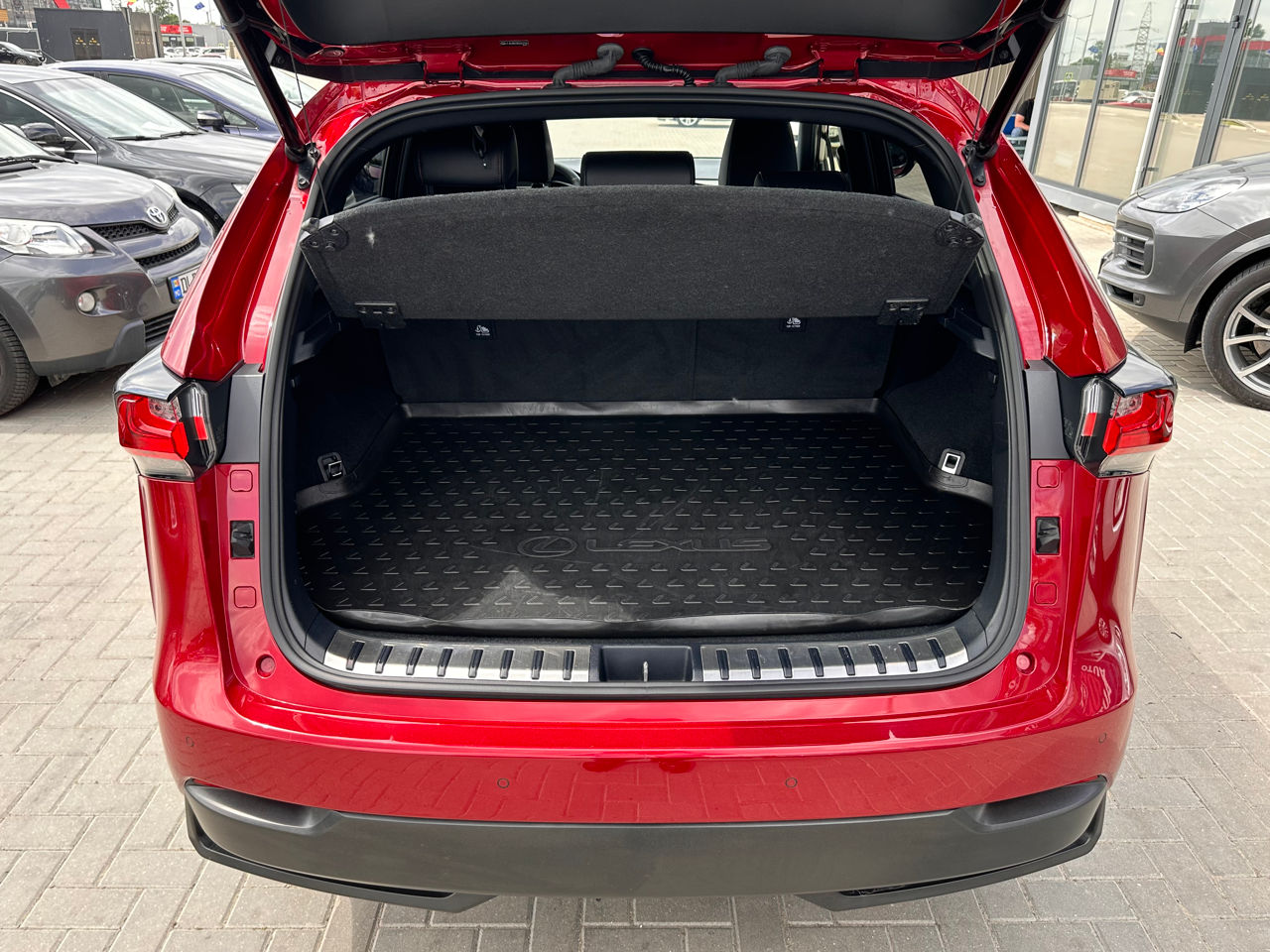 Lexus NX Series foto 15